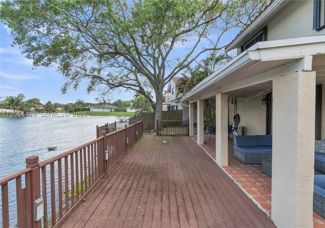 3rd image of 2905 Begonia Way, Cooper City, FL 33026 | MLS# A12061429