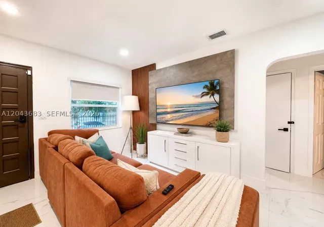 2nd image of 5640 Ne Miami Ct, Miami, FL 33137 | MLS# A12043683