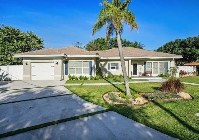 1st image of 2622 Ne 27th Ave, Lighthouse Point, FL 33064 | MLS# B26057647