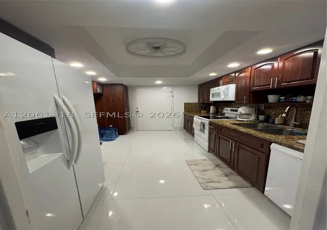 10th image of 5401 Collins Ave #334, Miami Beach, FL 33140 | MLS# A12061318