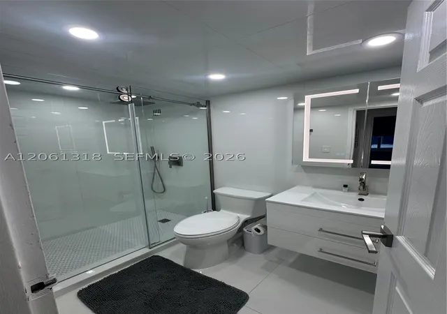 2nd image of 5401 Collins Ave #334, Miami Beach, FL 33140 | MLS# A12061318