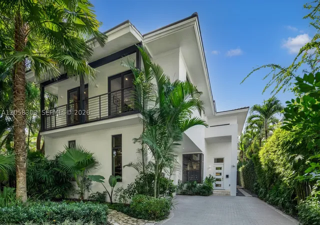 Photo 1 of Single family home for sale at 3630 Avocado Ave, Miami, FL 33133 | MLS# A12058303 | Listing updated on 2026-07-30