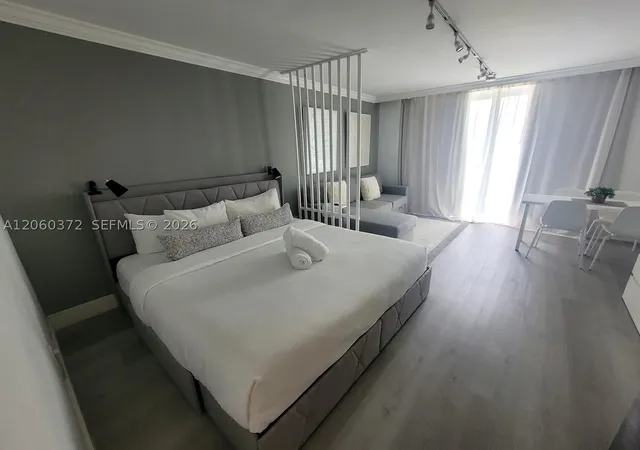 4th image of 19201 Collins Ave #632, Sunny Isles Beach, FL 33160 | MLS# A12060372