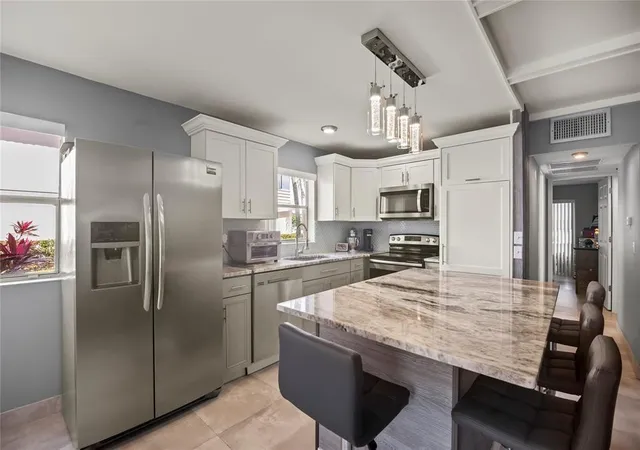 3rd image of 352 Saxony Trl #352, Delray Beach, FL 33446 | MLS# B26057695