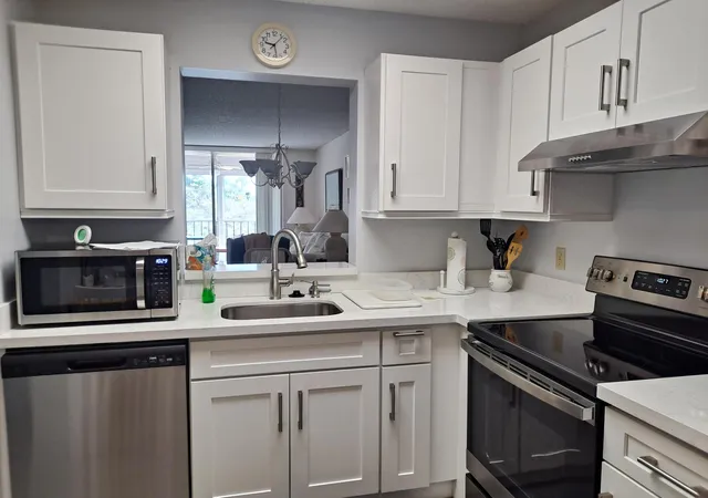 5th image of 6795 Huntington Ln #405, Delray Beach, FL 33446 | MLS# B26057728