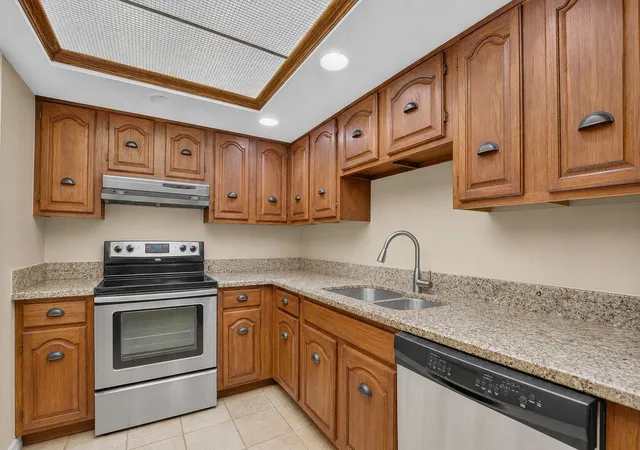 3rd image of 7819 Lakeside Blvd, Boca Raton, FL 33434