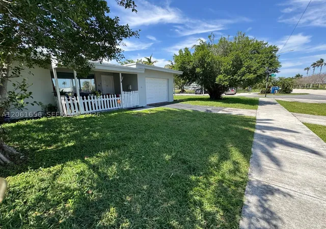 Photo 3 of Single family home for sale at 91 Fronton Blvd, Dania Beach, FL 33004 | MLS# A12061656 | Listing updated on 2026-10-06