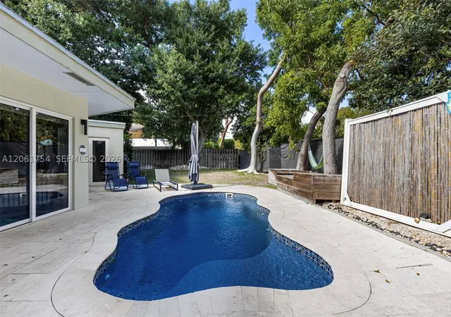 Single family home for sale at 157 Navajo St, Tavernier, FL 33070 | MLS# A12061754