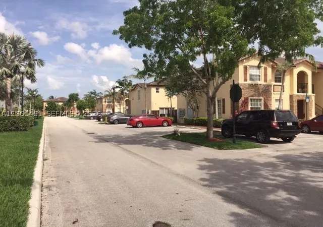 4th image of 3360 Ne 14Th Dr, Miami, FL 33033