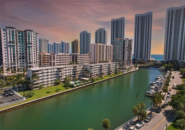 24th image of 220 Kings Point Dr #211, Sunny Isles Beach, FL 33160 | MLS# A12060092
