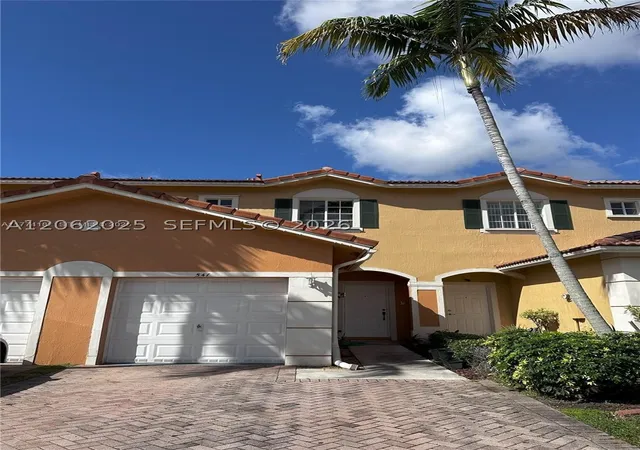 Photo 3 of Townhouse for sale at 541 Princess Dr, Margate, FL 33068 | MLS# A12062025 | Listing updated on 2026-08-24