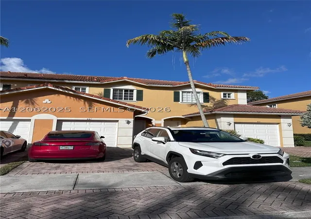 Photo 3 of Townhouse for sale at 541 Princess Dr, Margate, FL 33068 | MLS# A12062025 | Listing updated on 2026-08-24
