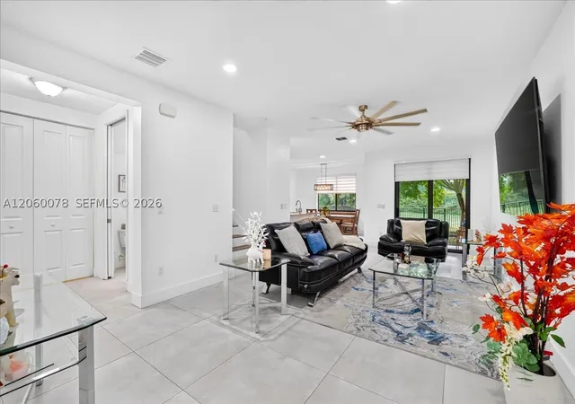 Photo 3 of Single family home for sale at 425 Nw 33rd Ln, Pompano Beach, FL 33069 | MLS# A12060078 | Listing updated on 2026-10-05