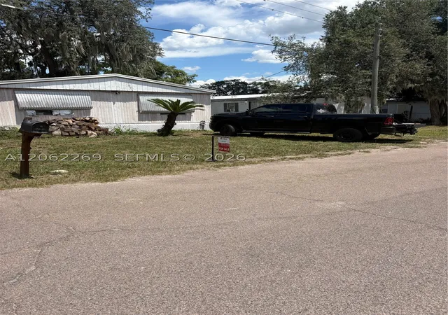 Photo 3 of Manufactured home for sale at 5904 S Harvey, Riverview, FL 33578 | MLS# A12062269 | Listing updated on 2026-07-30