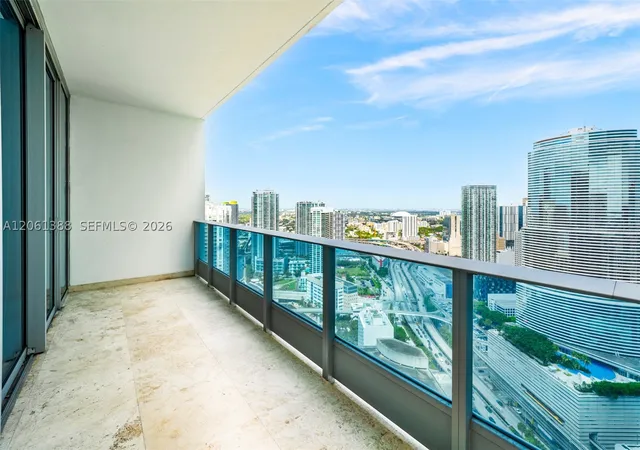 2nd image of 200 Biscayne Boulevard Way #4409, Miami, FL 33131 | MLS# A12061388