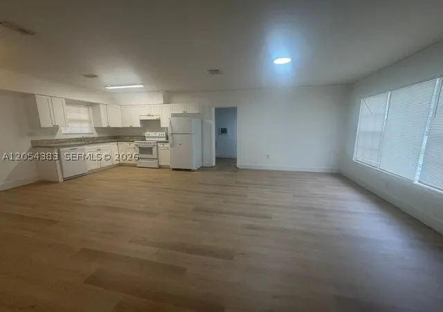 2nd image of 374 Ne 171 Street, North Miami Beach, FL 33162 | MLS# A12054383