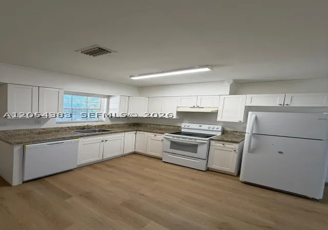 3rd image of 374 Ne 171 Street, North Miami Beach, FL 33162 | MLS# A12054383