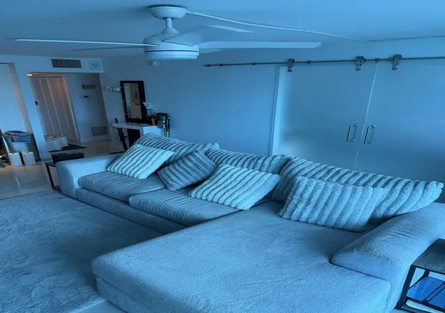 2nd image of 465 Ocean Dr, Miami Beach, FL 33139