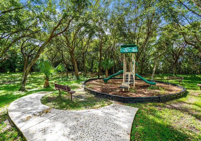 21st image of 16154 Poppyseed Cir #1004, Delray Beach, FL 33484 | MLS# B26058214