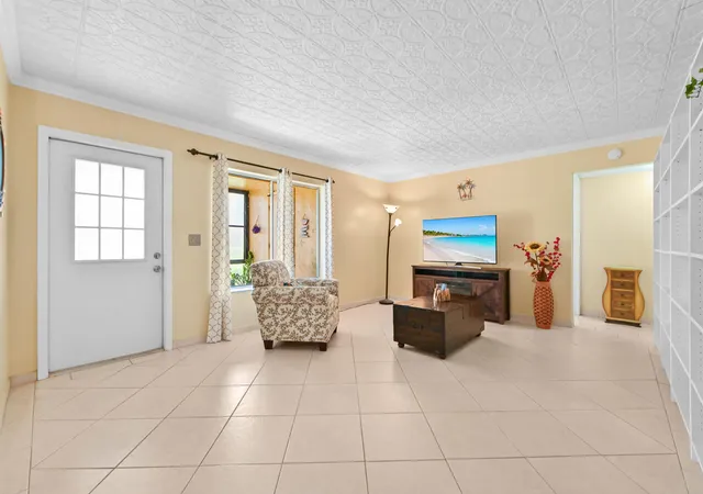 2nd image of 539 Shady Pine Wy, Greenacres, FL 33415