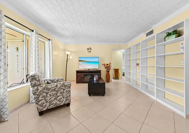 4th image of 539 Shady Pine Wy, Greenacres, FL 33415