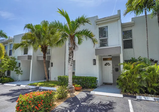 Townhouse for sale at 670 Kensington Pl #5B, Wilton Manors, FL 33305 | MLS# B26057804 | Listing updated on 2026-08-28