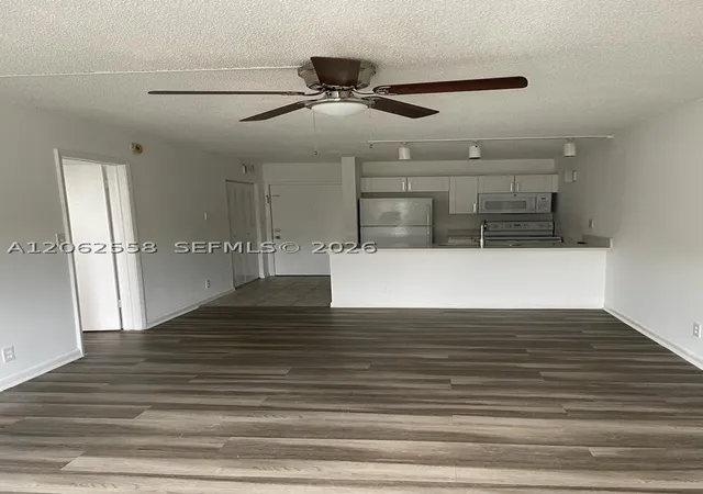 4th image of 2771 Riverside Dr #307-A, Coral Springs, FL 33065 | MLS# A12062558