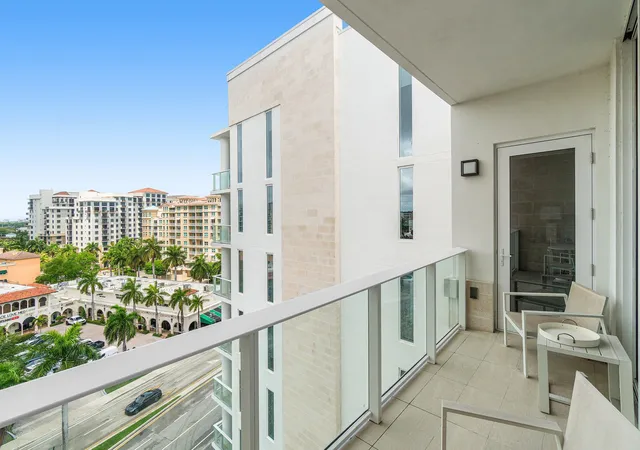 2nd image of 200 Se Mizner Blvd, Boca Raton, FL 33432