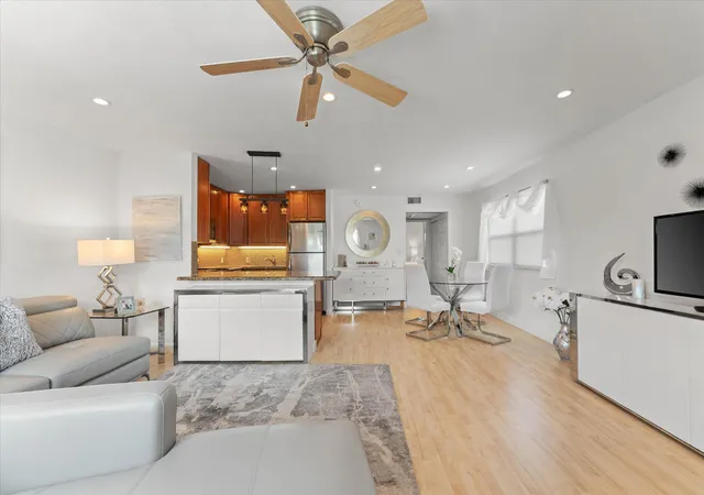 4th image of 334 Tuscany F, Delray Beach, FL 33446