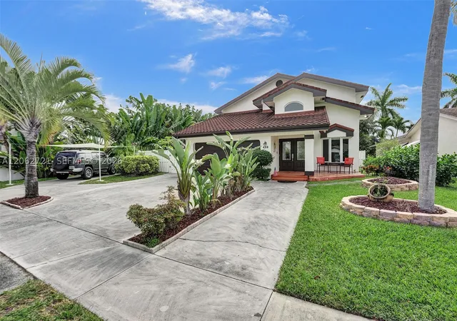 Photo 2 of Single family home for sale at 426 Se 5th St, Dania Beach, FL 33004 | MLS# A12062721 | Listing updated on 2026-09-30