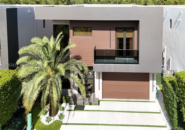 Photo 4 of Single family home for sale at 7447 Nw 97Th Ct, Doral, FL 33178 | MLS# A12062831 | Listing updated on 2026-07-31