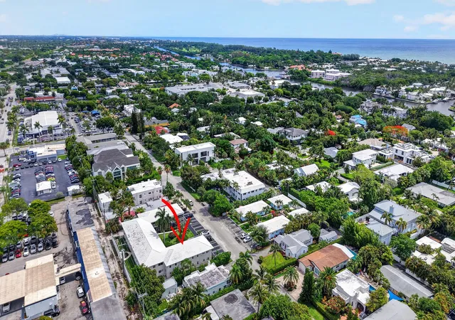 2nd image of 426 Ne 7Th Ave, Delray Beach, FL 33483