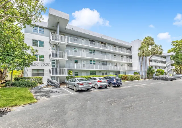 Photo 1 of Sale Pending at 112 Royal Park Dr #3A, Oakland Park, FL 33309 | MLS# A12061006 | Listing updated on 2026-10-02
