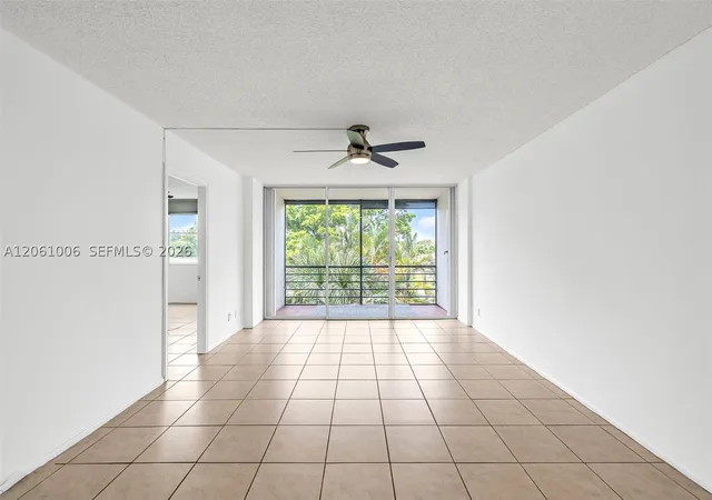 Photo 3 of Sale Pending at 112 Royal Park Dr #3A, Oakland Park, FL 33309 | MLS# A12061006 | Listing updated on 2026-10-02