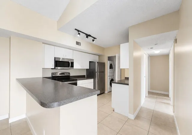 4th image of 2620 S University Dr #308, Davie, FL 33328 | MLS# B26058543