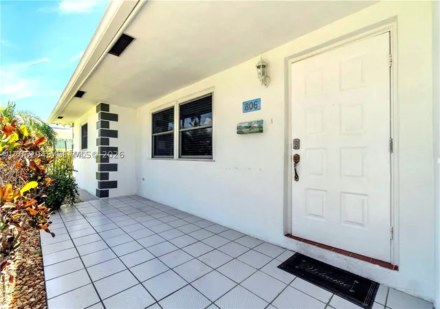 Photo 2 of Single family home for sale at 806 Ne 4th St, Hallandale Beach, FL 33009 | MLS# A12062949 | Listing updated on 2026-07-31