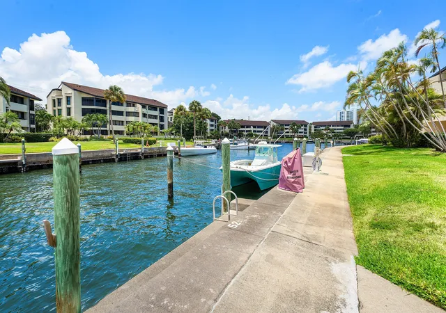 4th image of 1125 E Marine Wy E, North Palm Beach, FL 33408