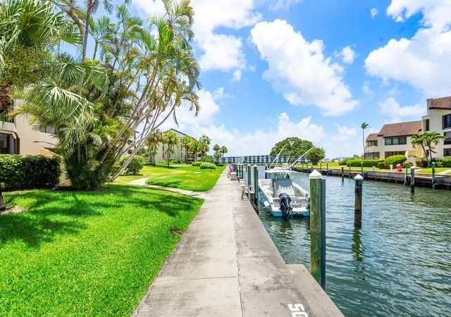 5th image of 1125 E Marine Wy E, North Palm Beach, FL 33408