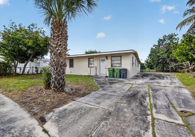 1st image of 189 Morgans Wy, Palm Springs, FL 33461 | MLS# B26058575