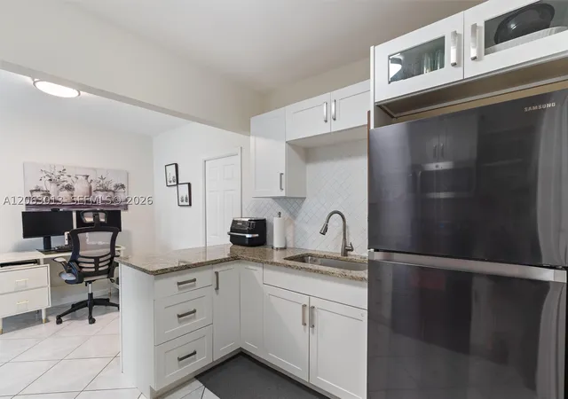 Photo 4 of Single family home for sale at 5713 Nw 87Th Ave, Tamarac, FL 33321 | MLS# A12063013 | Listing updated on 2026-08-01