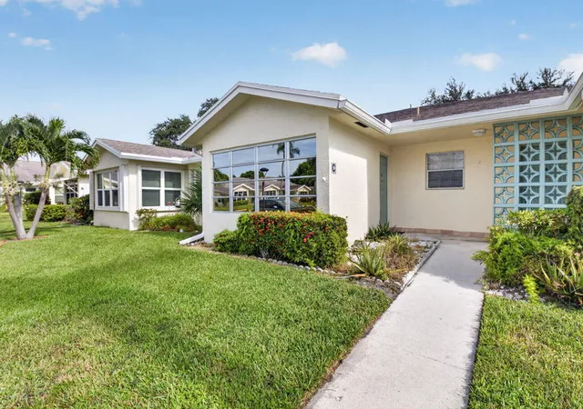 3rd image of 5073 Lakefront Blvd #C, Delray Beach, FL 33484 | MLS# B26058838