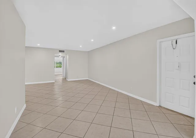 5th image of 5073 Lakefront Blvd #C, Delray Beach, FL 33484 | MLS# B26058838
