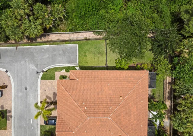 3rd image of 2134 Sabal Tree Ct, West Palm Beach, FL 33411 | MLS# B26058845