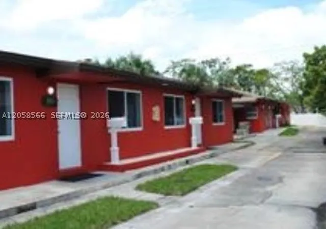 Photo 1 of Single family home for sale at 2513 Lincoln St, Hollywood, FL 33020 | MLS# A12058566 | Listing updated on 2026-09-15