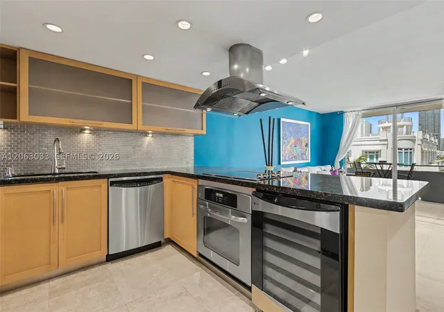 Photo 3 of Condo for sale at 465 Ocean Dr #604, Miami Beach, FL 33139 | MLS# A12063033 | Listing updated on 2026-08-24