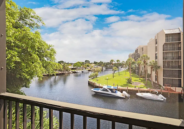 2nd image of 8 Royal Palm Wy #3010, Boca Raton, FL 33432 | MLS# B26059088