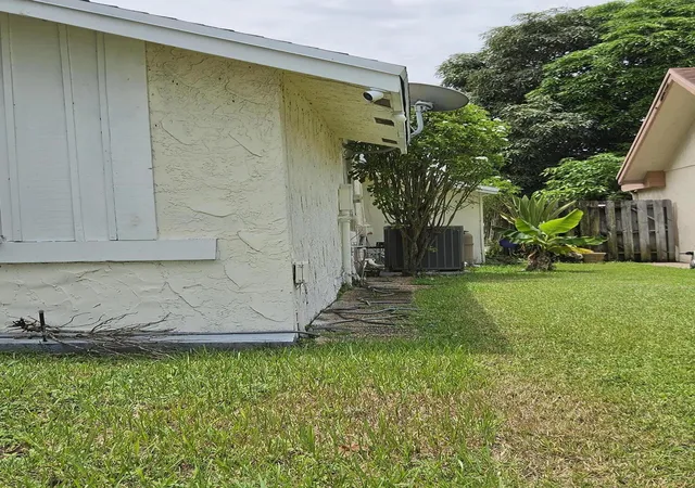 3rd image of 7520 Sw 6th Ct Sw, North Lauderdale, FL 33068 | MLS# B26059104