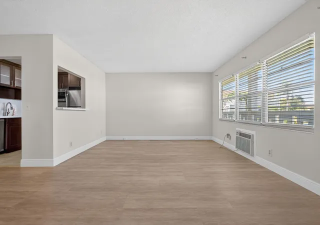 3rd image of 20 Dorset A, Boca Raton, FL 33434 | MLS# B26059131