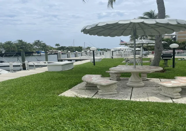 2nd image of 1731 SE 15th St, Fort Lauderdale, FL 33316