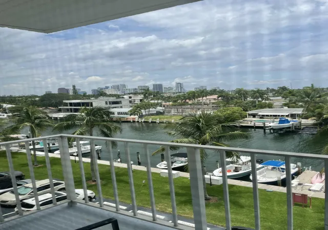 2nd image of 1731 Se 15th St #505, Fort Lauderdale, FL 33316 | MLS# B26059127